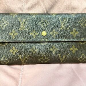 Louis Vuitton International Wallet